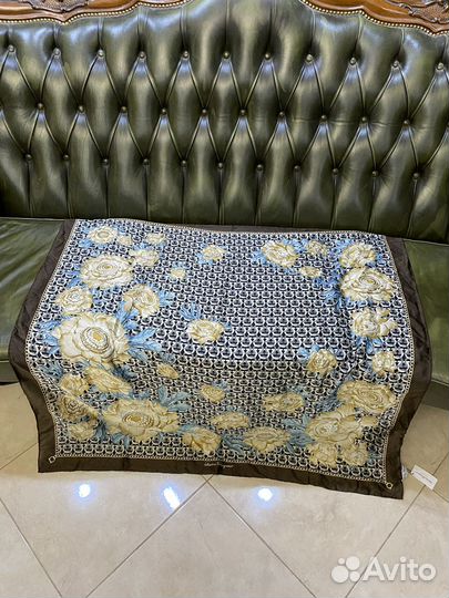 Платок Salvatore Ferragamo шелк Италия