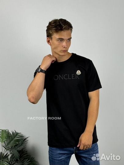 Футболка Moncler