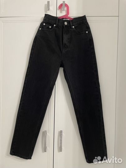 Джинсы mom черные