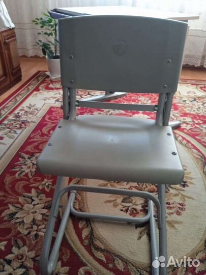 Растущая парта школьная со стулом,цена договорная