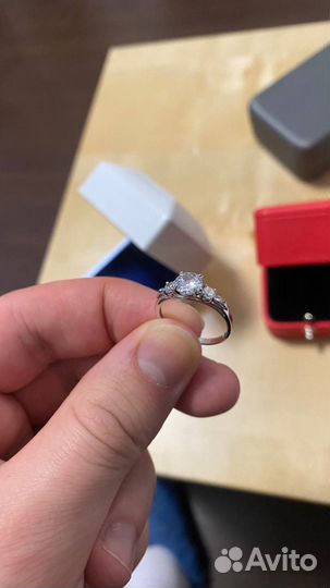 Кольцо из белого золота