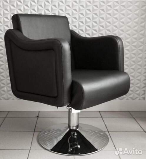 Парикмахерское кресло