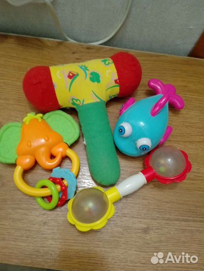 Погремушки, игрушки для малютки