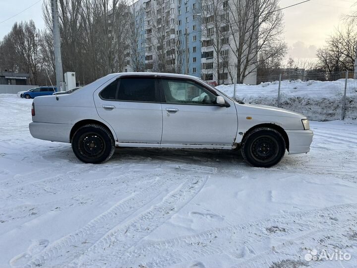 Nissan Bluebird 1.8 AT, 2000, 284 000 км