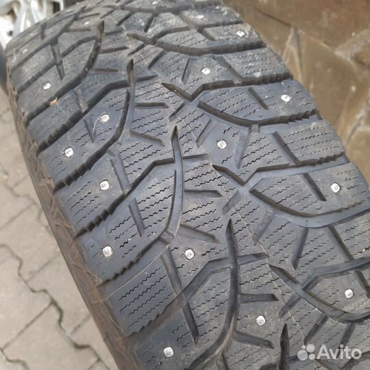 Зимние шины 265/70R16 bridgestone blizzak SPI