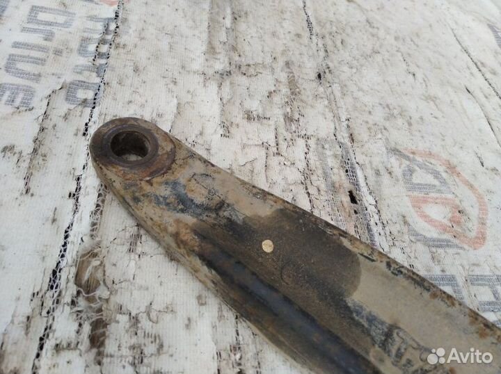 Рычаг подвески нижний передний левый Peugeot 308