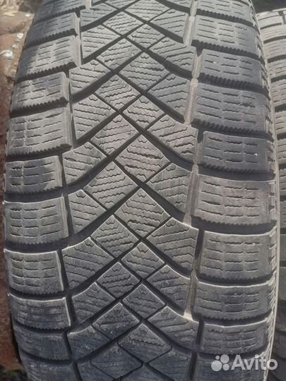 Pirelli Ice Zero 215/65 R16 102T