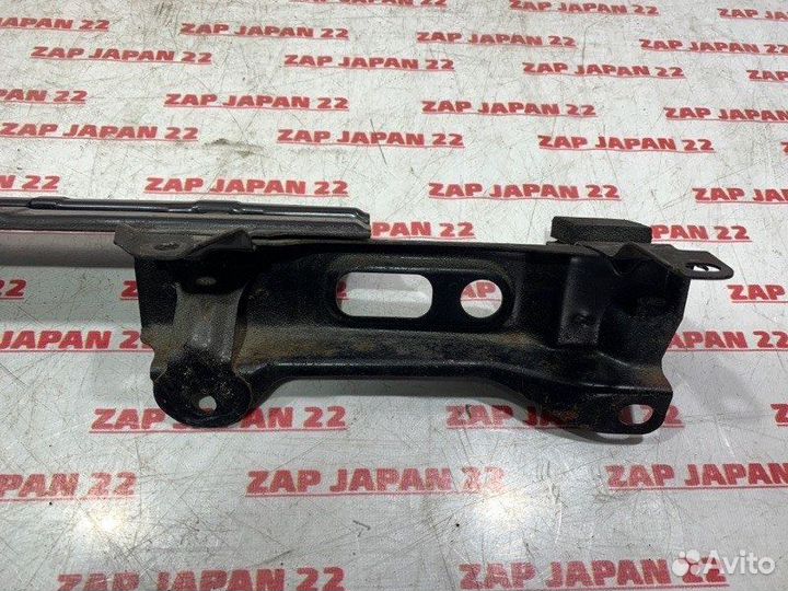 Усилитель бампера задний Toyota Town Ace Noah SR50