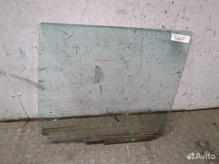 Стекло боковой двери Suzuki Swift 2011, 2012