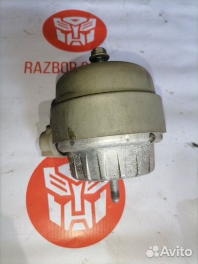 Опора двс правая Audi A6 C6 CAJ 2010