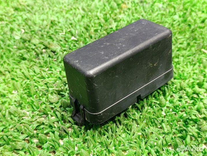 Крышка блока реле Nissan Pathfinder