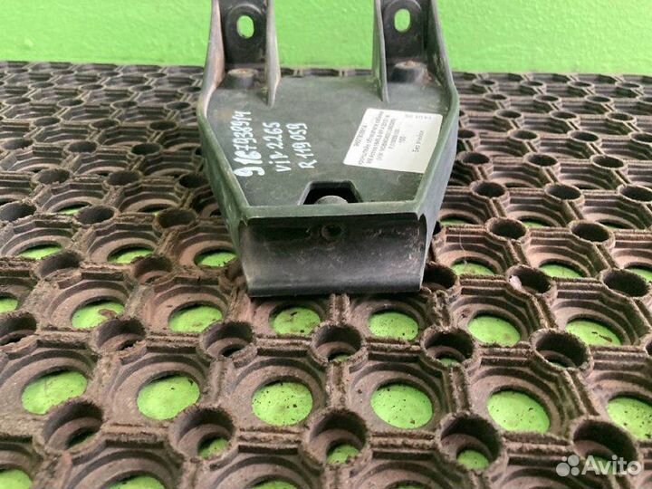 Кронштейн обтекателя кабины mercedes-benz actros MP 4