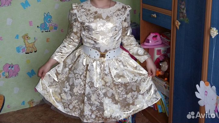 Нарядное платье