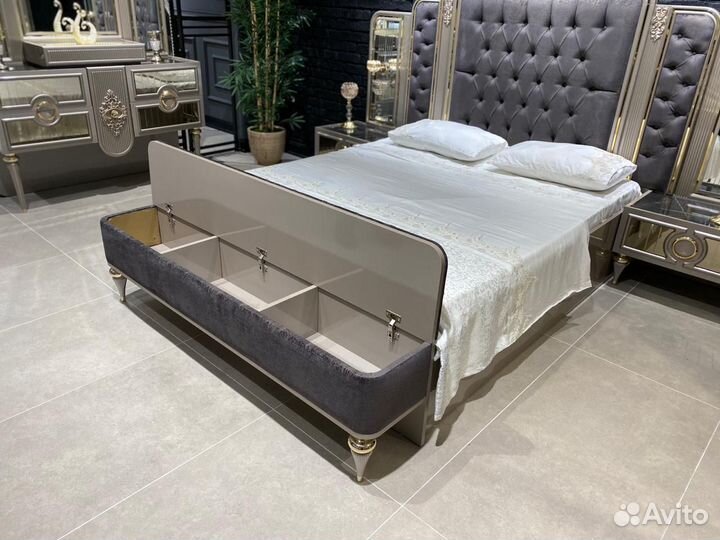 Спальный гарнитур