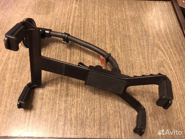 Держатель планшета в автомобиль