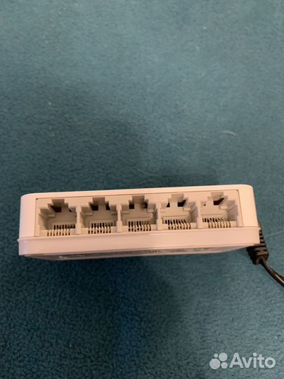Коммутатор D-link DES-1005A