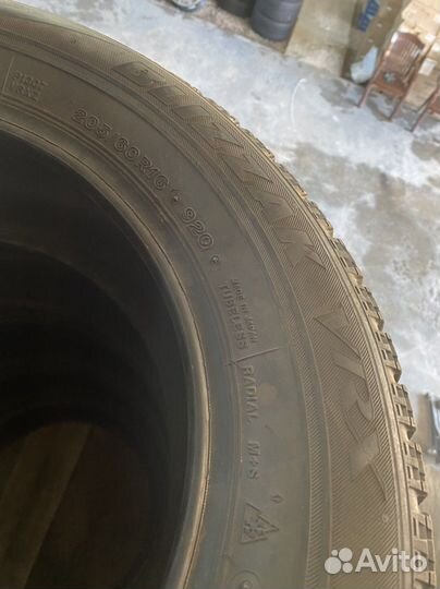 Bridgestone Blizzak VRX 205/60 R16