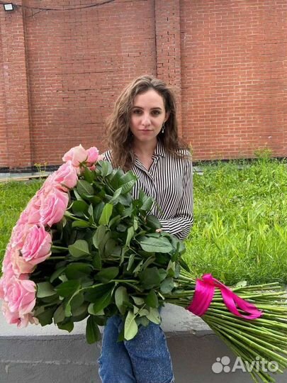 51 роза оптом. Розы по Новосибирску с доставкой