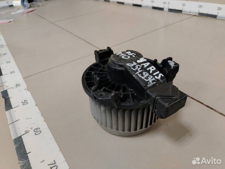 Моторчик печки Toyota Yaris