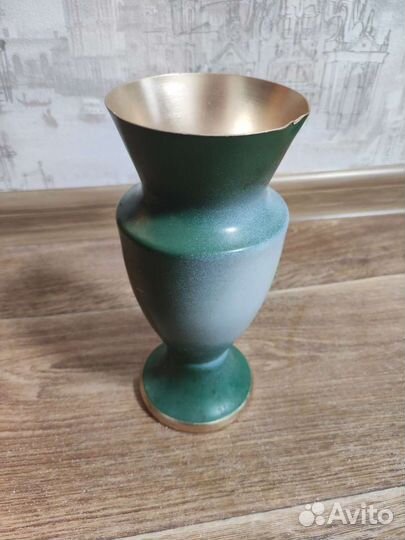 Ваза металлическая