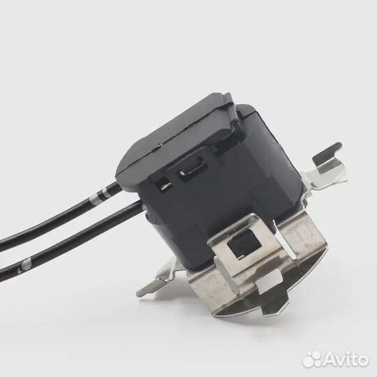 Цоколь разъем патрон лампы ближнего света H7