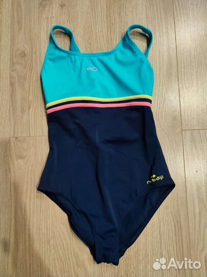 Купальники, шапочки и очки для бассейна