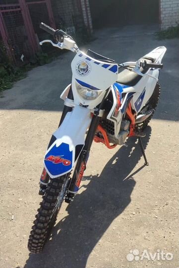 Мотоцикл Kayo K4 MX Витрина