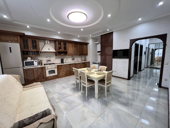 2-к. квартира, 85,4 м², 2/9 эт.