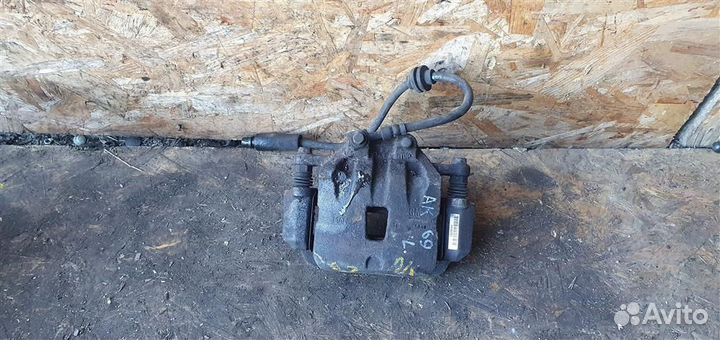 Суппорт передний левый Opel Insignia 2008-2017