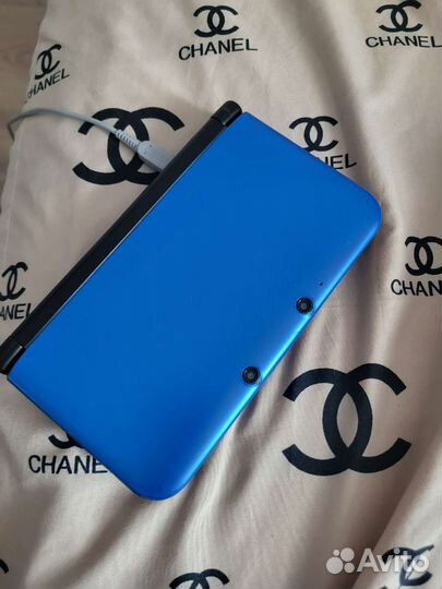 Nintendo 3DS XL прошитая + карта памяти на 32GB