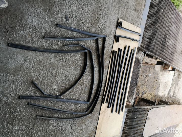 Уплотнитель двери стекла для Hyundai Elantra 06-11