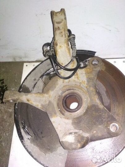 Ступица передняя правая Renault Duster F4R