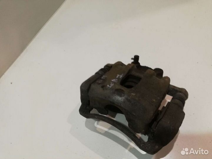 Hyundai solaris 1 суппорт передний правый