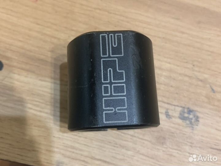 Зажим Hipe для трюкового самоката
