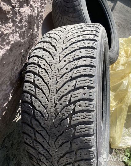 Nokian Tyres Hakkapeliitta 9 215/55 R17 100V