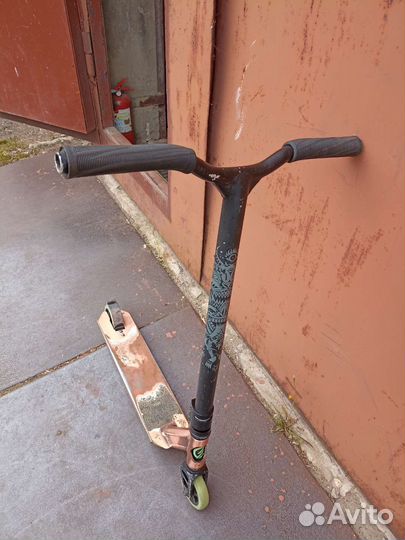 Трюковой самокат Oxelo MF 1.8+, черный/золотой