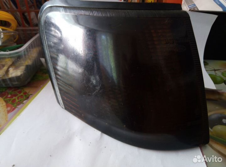 Продам поворотники форд-скорпио