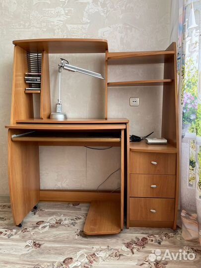 Компьютерный стол