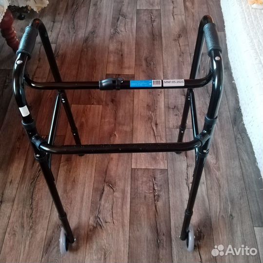 Ходунки для взрослых на колесах