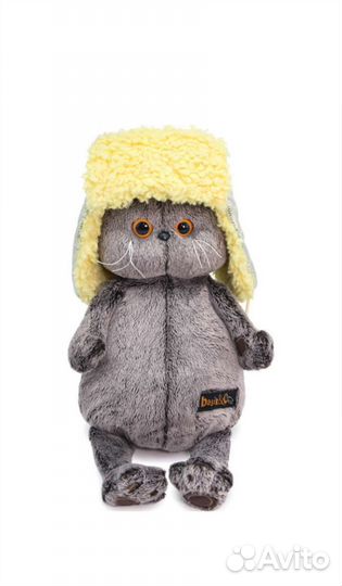 Басик в шапке ушанке