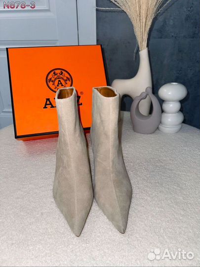 Ботильоны из натуральной замши новые весна