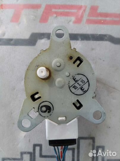 Мотор заслонки печки toyota celsior UCF20 UCF21 06