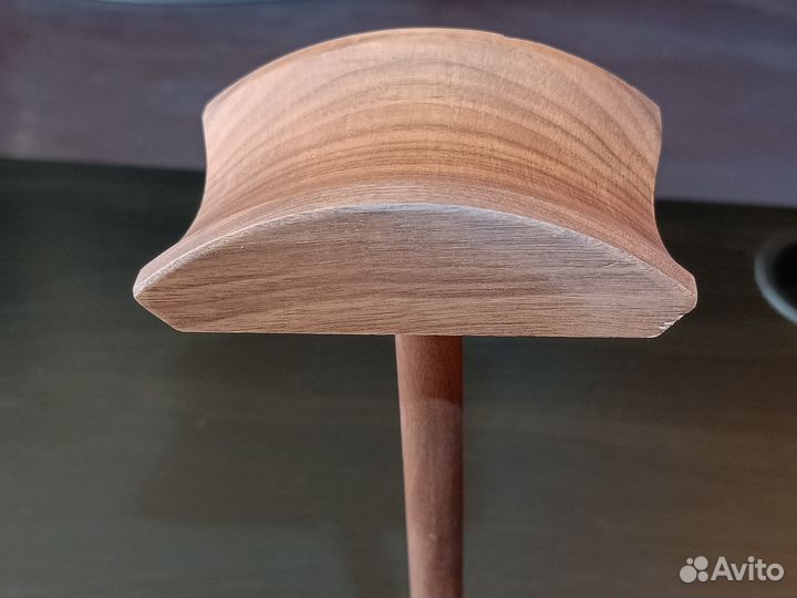 Подставка для наушников