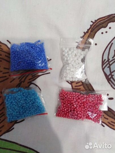 Бисер (продаю по штучно)