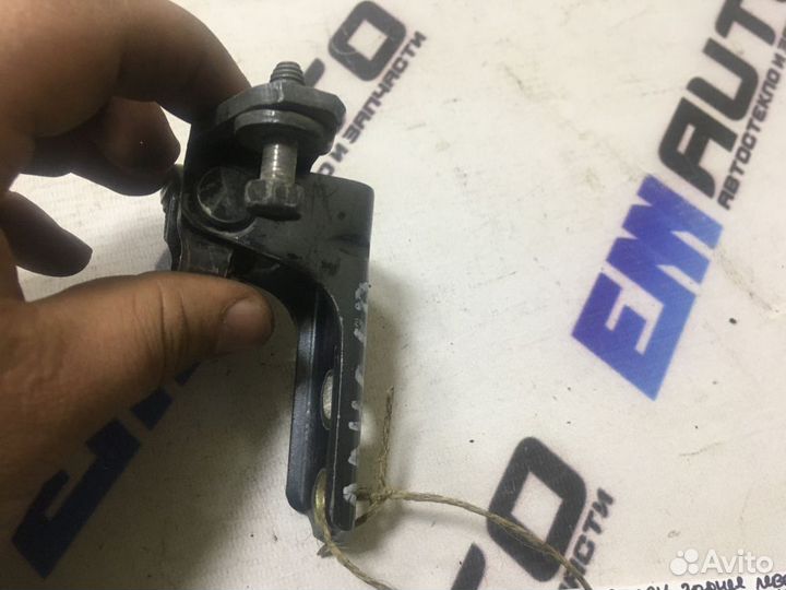 Петля двери задняя левая нижняя Митсубиси Лансер 9