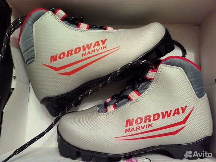 Лыжные ботинки