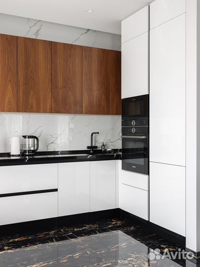 Кухня на заказ под потолок