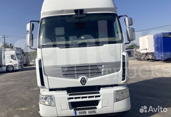 В разборке грузовик Renault, Premium II с 2007