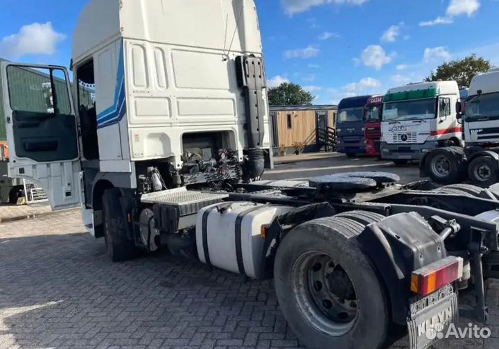 В разборке грузовик DAF,XF 95 2002-2005