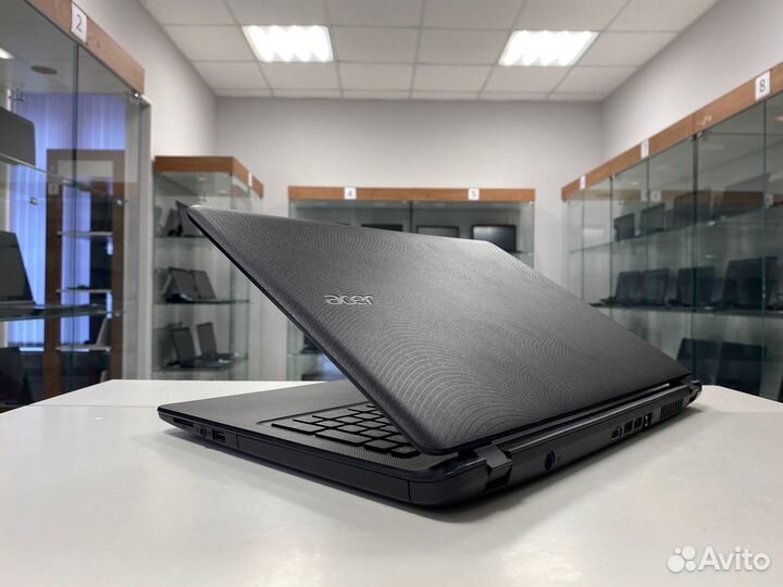 Ноутбук Acer (Core i5-7th/ 8gb ram/ SSD)